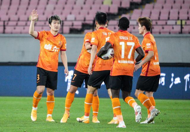 国际足联-【足协杯】刘云传射黄紫昌2助攻 武汉4比0青岛进8强