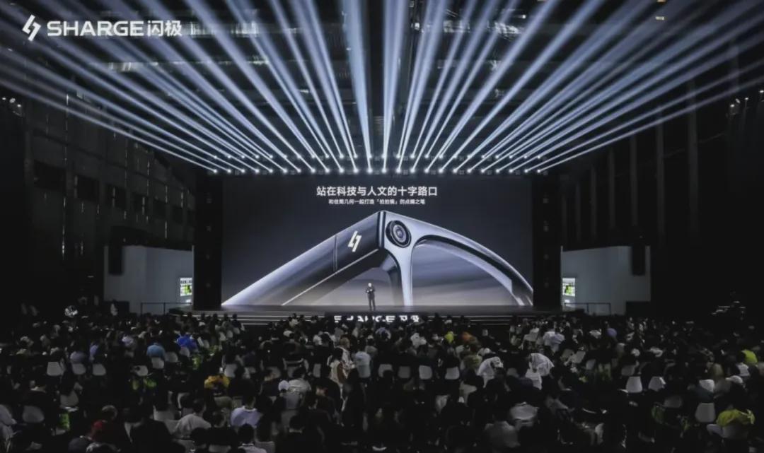 世界杯官方平台-从人人吹捧到人人吐槽，2025年这些科技产品令人失望，它们错在哪