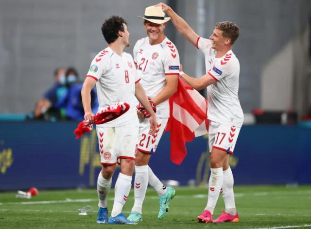 国际足联-丹麦出线后先谢球迷 久巴反思失利：我们不够勇敢